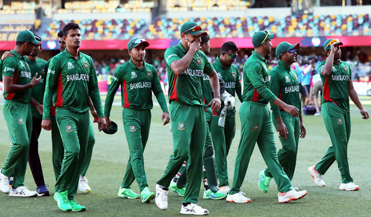 শেষ বলে নাটকীয় ৩ রানের রুদ্ধশ্বাস জয় (ভিডিও)