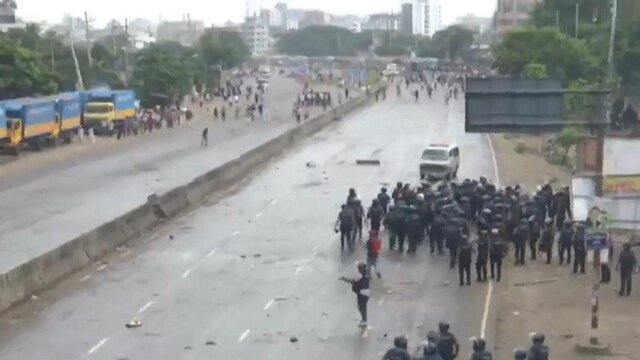 রাজধানীতে পুলিশ-বিএনপির ব্যাপক সংঘর্ষ চলছে