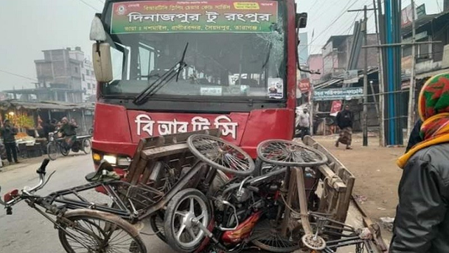 সকাল সকাল বিআরটিসির চাপায় ঝরলো ৪ প্রাণ