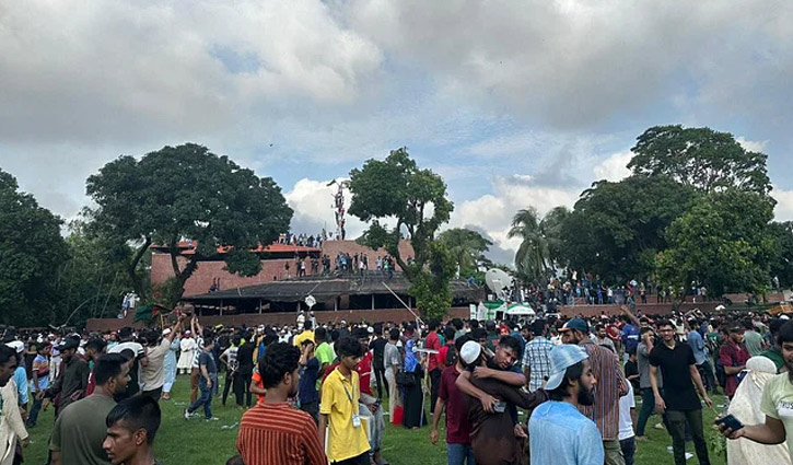 গণভবনকে ‘জুলাই গণঅভ্যুত্থান স্মৃতি জাদুঘর’-এ রূপান্তরের সিদ্ধান্ত