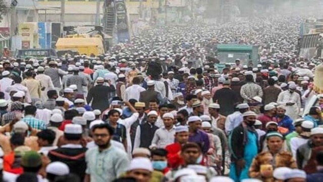 ইজতেমায় আখেরি মোনাজাত শেষ, সড়কে মানুষের স্রোত 