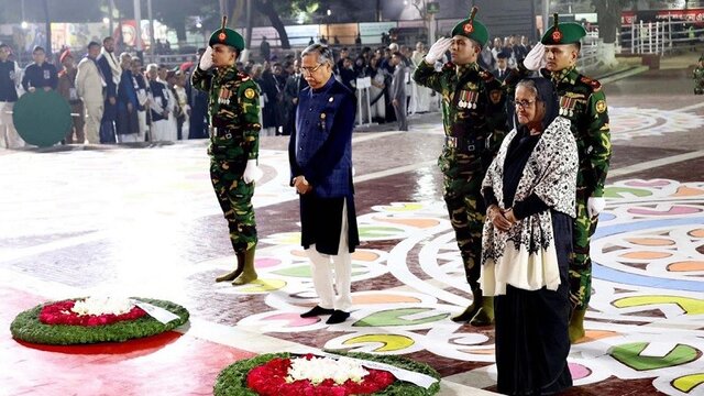 ভাষা শহীদদের প্রতি রাষ্ট্রপতি-প্রধানমন্ত্রীর শ্রদ্ধা