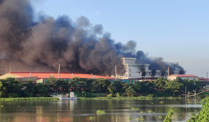 আরএফএল গ্রুপের কারখানায় আগুন, নিয়ন্ত্রণে ৭ ইউনিট 