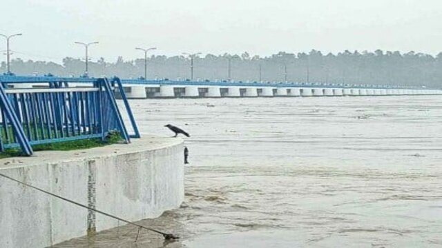 ভারতে ভাঙলো তিস্তার বাঁধ, বাংলাদেশে নদীপাড়ে রেড এলার্ট-মাইকিং 