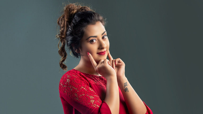কাদের ইঙ্গিত করলেন বুবলী! - তোদের জ্বলবে, আমার তাতেই চলবে 