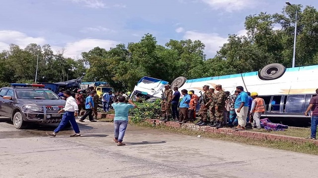 কালিহাতীতে বাস ও মাইক্রো সংঘর্ষে ৬ জন নিহত