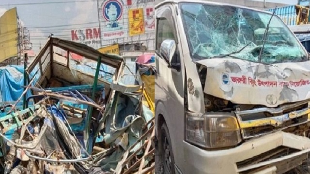 কাঁচপুরে মাইক্রোবাস-অটোরিকশা সংঘর্ষে নিহত বেড়ে
