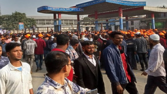 গোলাপবাগ মাঠের জনসভা পৌঁছেছে কমলাপুর স্টেডিয়াম পর্যন্ত