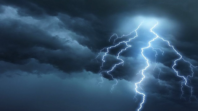 নরসিংদীতে বজ্রপাতে নারীসহ তিনজনের মৃত্যু