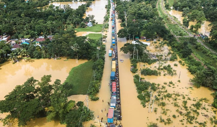 ধীরে ধীরে বন্যা পরিস্থিতির উন্নতি হচ্ছে 