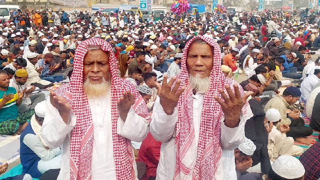 আখেরি মোনাজাতের মাধ্যমে শেষ হলো এবছরের বিশ্ব ইজতেমা