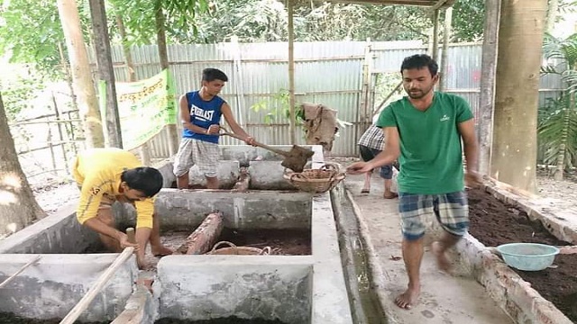 বাংলাদেশে কেঁচো সারে অবদান রাখছেন কৃষক হাবিব