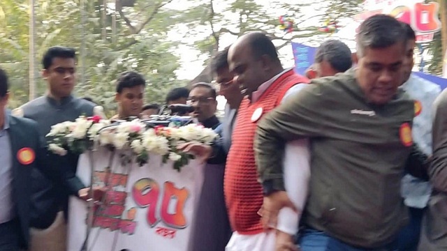 ওবায়দুল কাদেরের বক্তব্য চলাকালীন ভেঙে পড়লো মঞ্চ