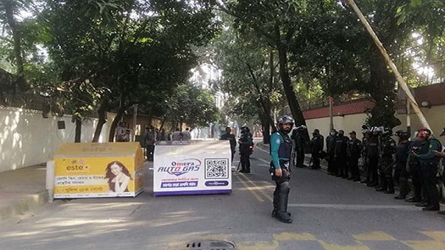 খালেদা জিয়ার বাসার সামনে নিরাপত্তা জোরদার