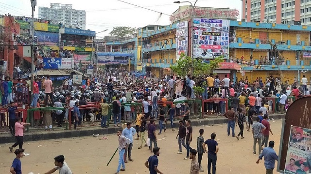 সায়েন্সল্যাবে দুই কলেজ শিক্ষার্থীদের সংঘর্ষ