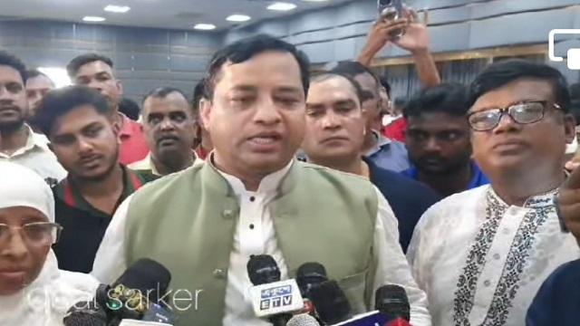 সাবেক মেয়র জাহাঙ্গীরকে তালাক দিলেন স্ত্রী জয়া