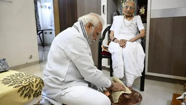 মারা গেছেন ভারতের প্রধানমন্ত্রী নরেন্দ্রে মোদির মা