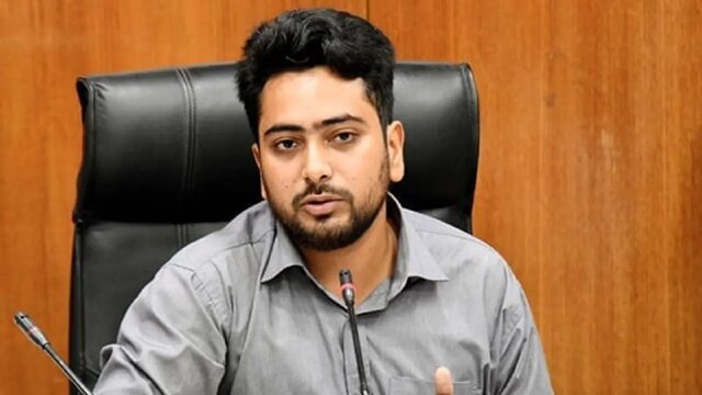 গণহত্যা সমর্থনকারী সাংবাদিকদের বিচার হবে: নাহিদ ইসলাম