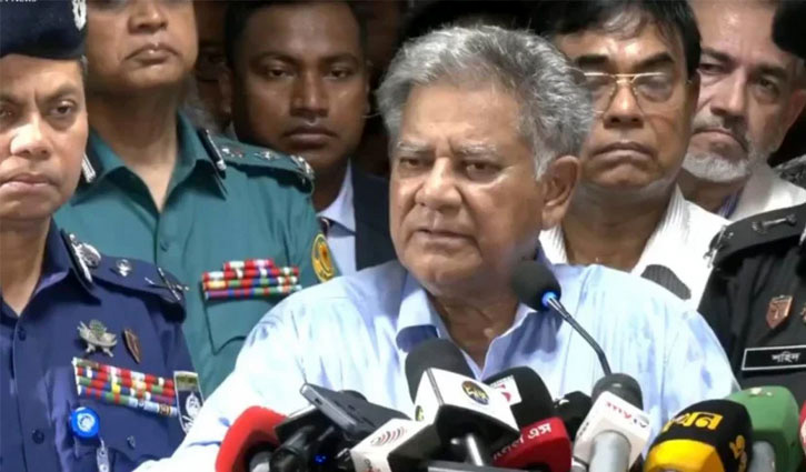 নির্দিষ্ট তারিখের পর কাজে না ফিরলে পুলিশ সদস্যদের পলাতক ঘোষণা: স্বরাষ্ট্র উপদেষ্টা