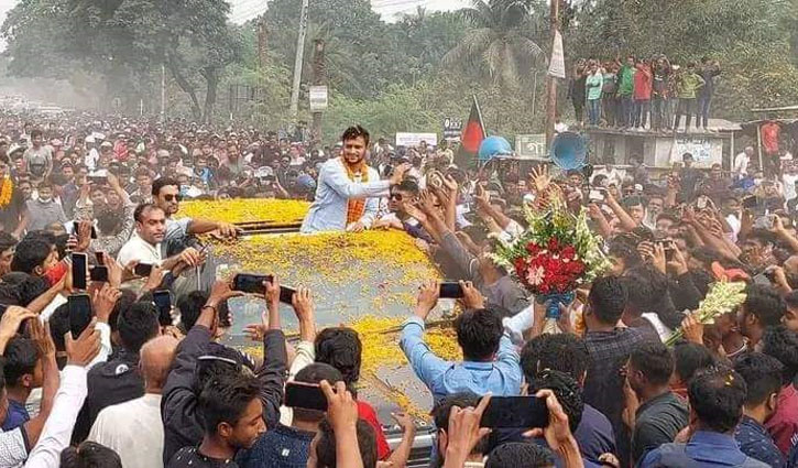 গাড়িবহর নিয়ে শোডাউন: সাকিবকে ইসির তলব