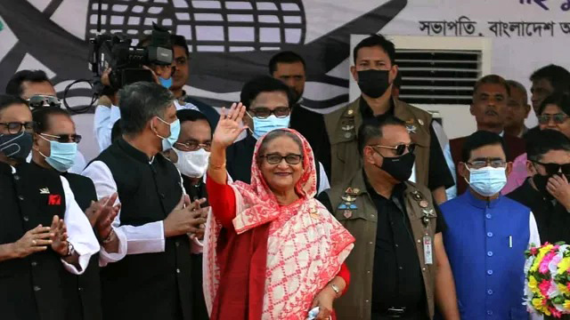 উন্নয়নের প্রতিশ্রুতি দিয়ে নৌকায় ভোট চাইলেন প্রধানমন্ত্রী