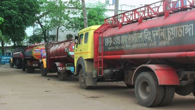 দেশব্যাপী অনির্দিষ্টকালের ট্যাংকলরী ধর্মঘট চলছে
